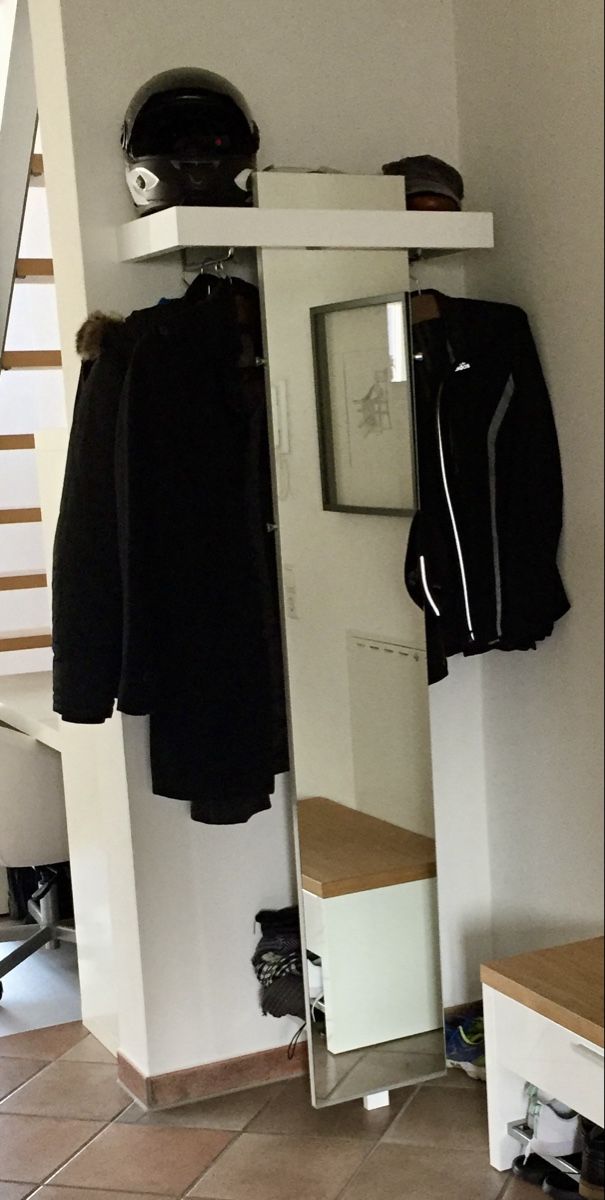 Guardaroba: Garderobe, neuwertig, mit Spiegel – Usato da Unterkulm venduto da TommyFu