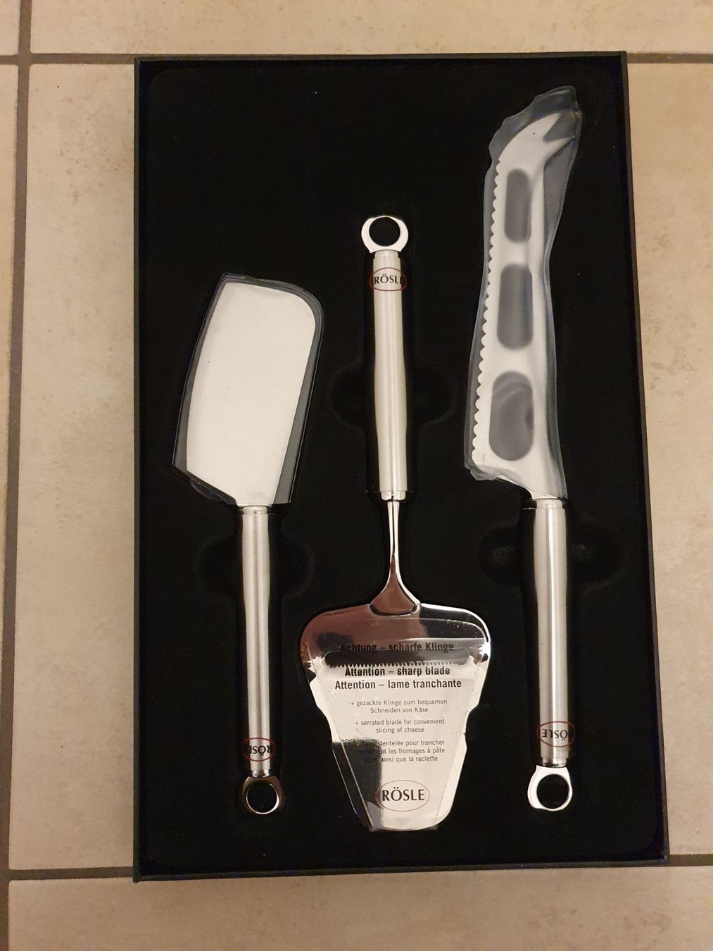 Rösle Coltelli: Rösle Käse-Set 3-teilig - neuwertig – Nuovo e nell'imballaggio originale da Therwil venduto da joc_mq6z