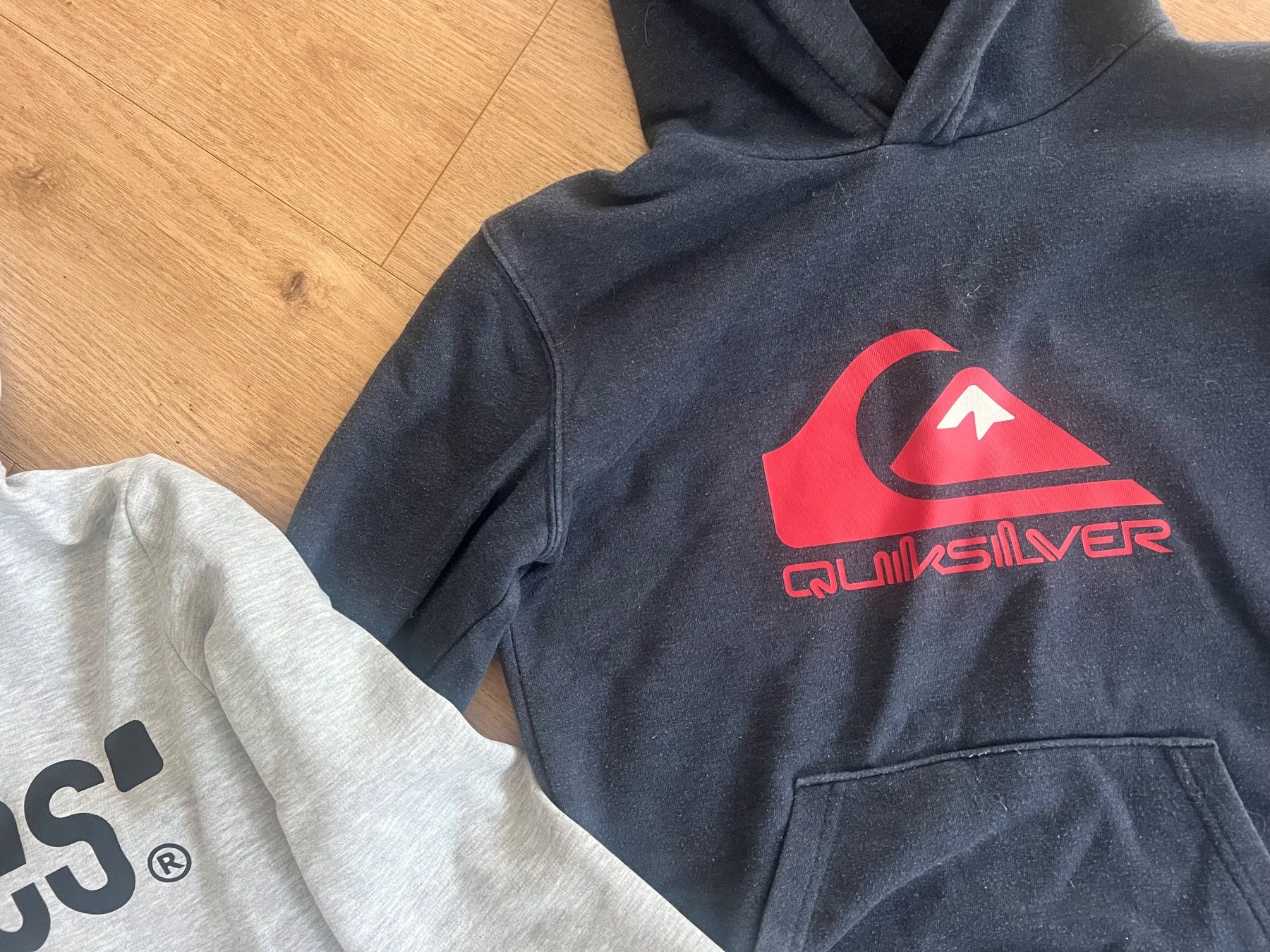 Snipes Maglioni & Felpe: Ab 1.-! Quiksilver und Snipes Pullover Hoody 12J – Usato da Lufingen venduto da bombolulu 1