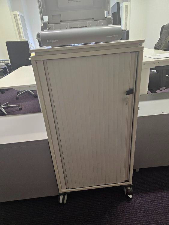 Banconi: Rollcontainer Büroschrank Steelcase – Usato da Geroldswil venduto da soalle