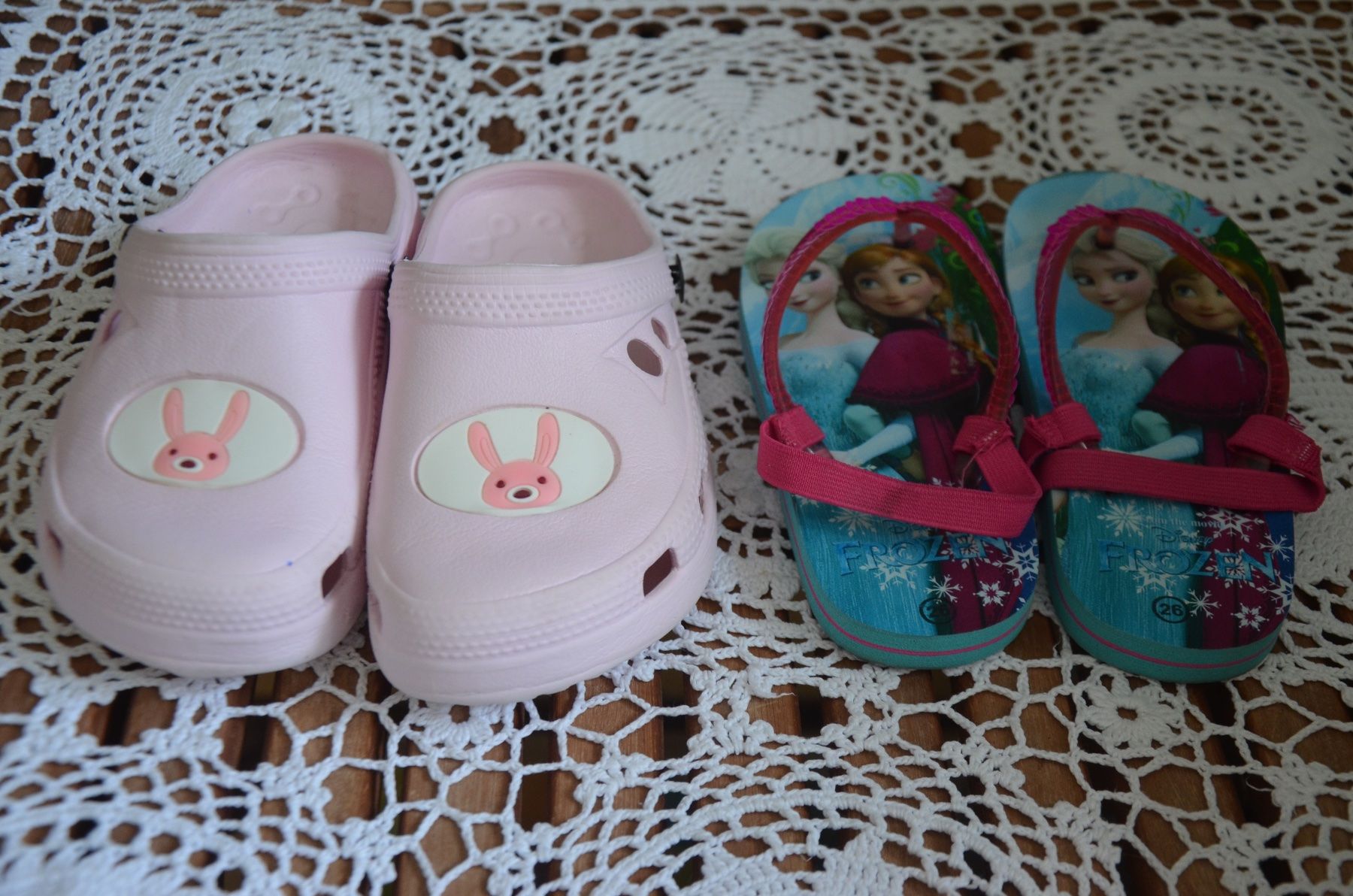 Scarpe per ragazze: NO 26 2 PAAR – Usato da Chiasso venduto da Dolly015