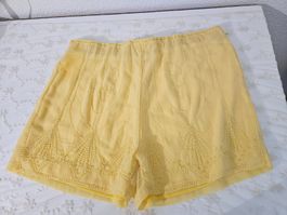 Elegante Shorts Gelb Bestickt Gr. 40 2-Lagig