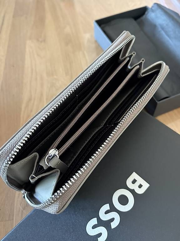 Hugo Boss Portamonete: Portafoglio pelle da donna marca BOSS – Nuovo e nell'imballaggio originale da Pazzallo venduto da cas_57rl 2