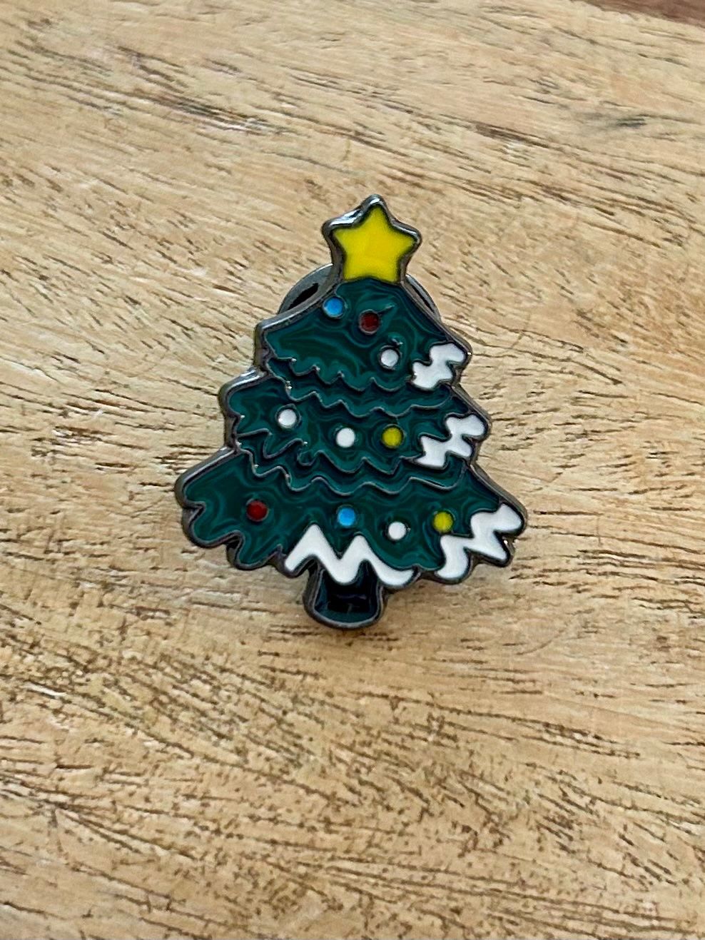 Placchette & Badge: Pin Tannenbaum / Weihnachstbaum – Nuovo e nell'imballaggio originale da Geneve venduto da vane267