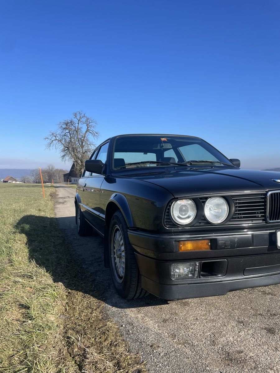 BMW Automobili: BMW E30 318is ab Mfk 25 – Usato da Dietikon venduto da T.S.8002 3