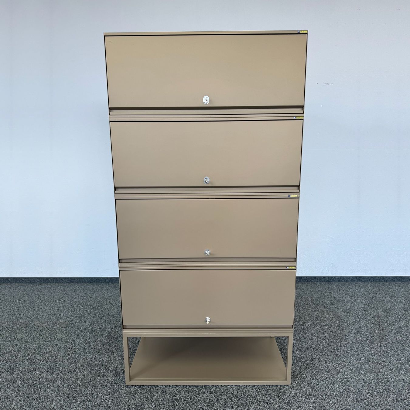 Lista Banconi: Lista Office LO Locker mit 8 Fächern zweiseitig – Usato da Schönenwerd venduto da mcofficeshop