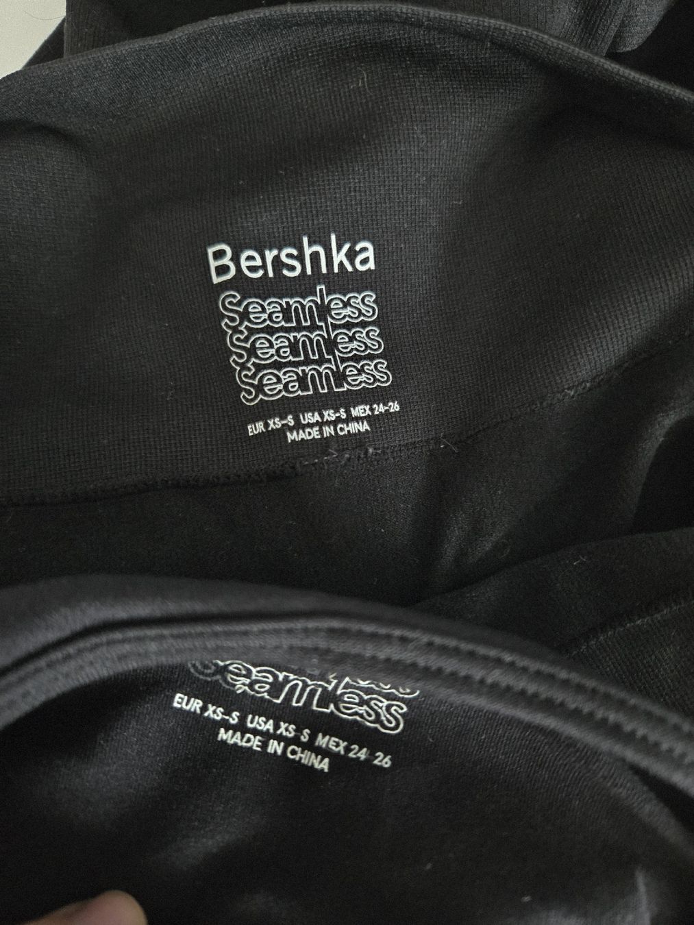 Anzüge & Kostüme: Schwarzes Langarm - Sport Set mit Cut-Out – Gebraucht aus Bülach von Recherchieren 4