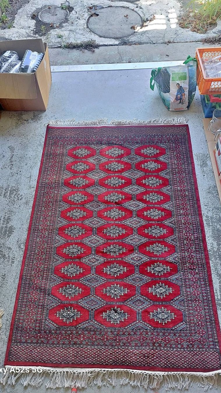 Tapis: Neuewertiger Teppich aus Wolle rot mit Muster – Neuf (Voir description) à Winterthur par pet_55zj