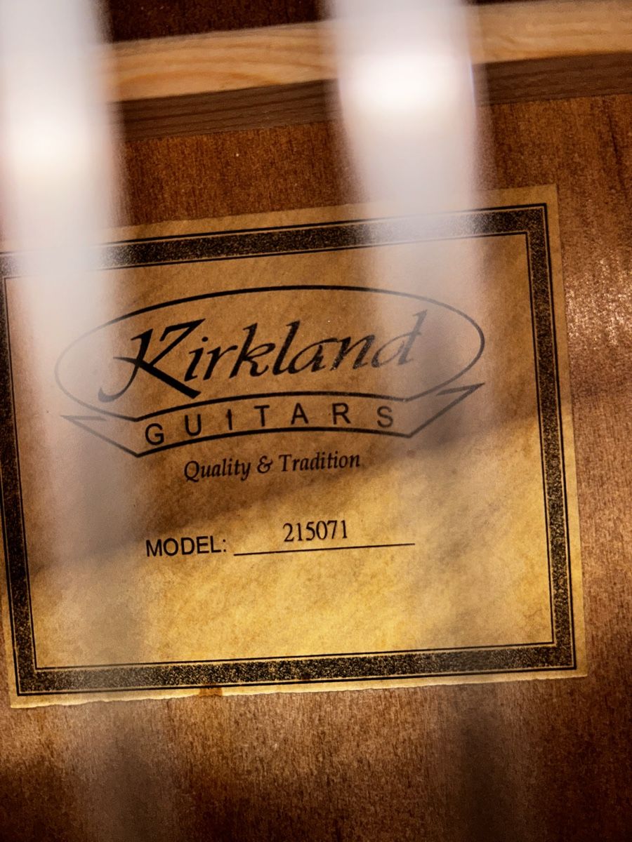 Musikinstrumente: Kindergitarre Kirkland rot – Gebraucht aus Basel von BAD-1 3