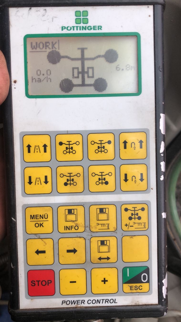 Fendt Trattori: Pöttinger Vierfachschwader 1252C – Usato da Emmenbrücke venduto da Calida1 3