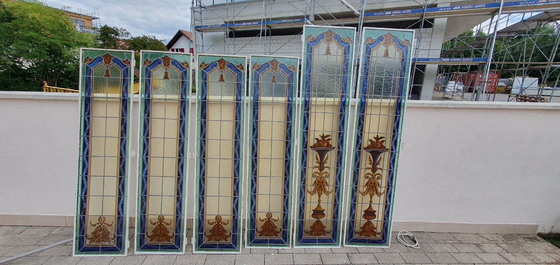 Fenster: 6 Stuck Jugendstil Fenster, Glasmalerei, Bleiverglasung – Gebraucht aus Utzenstorf von Filetto