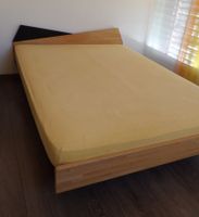 Bett 140 x 200 cm, mit Matratze