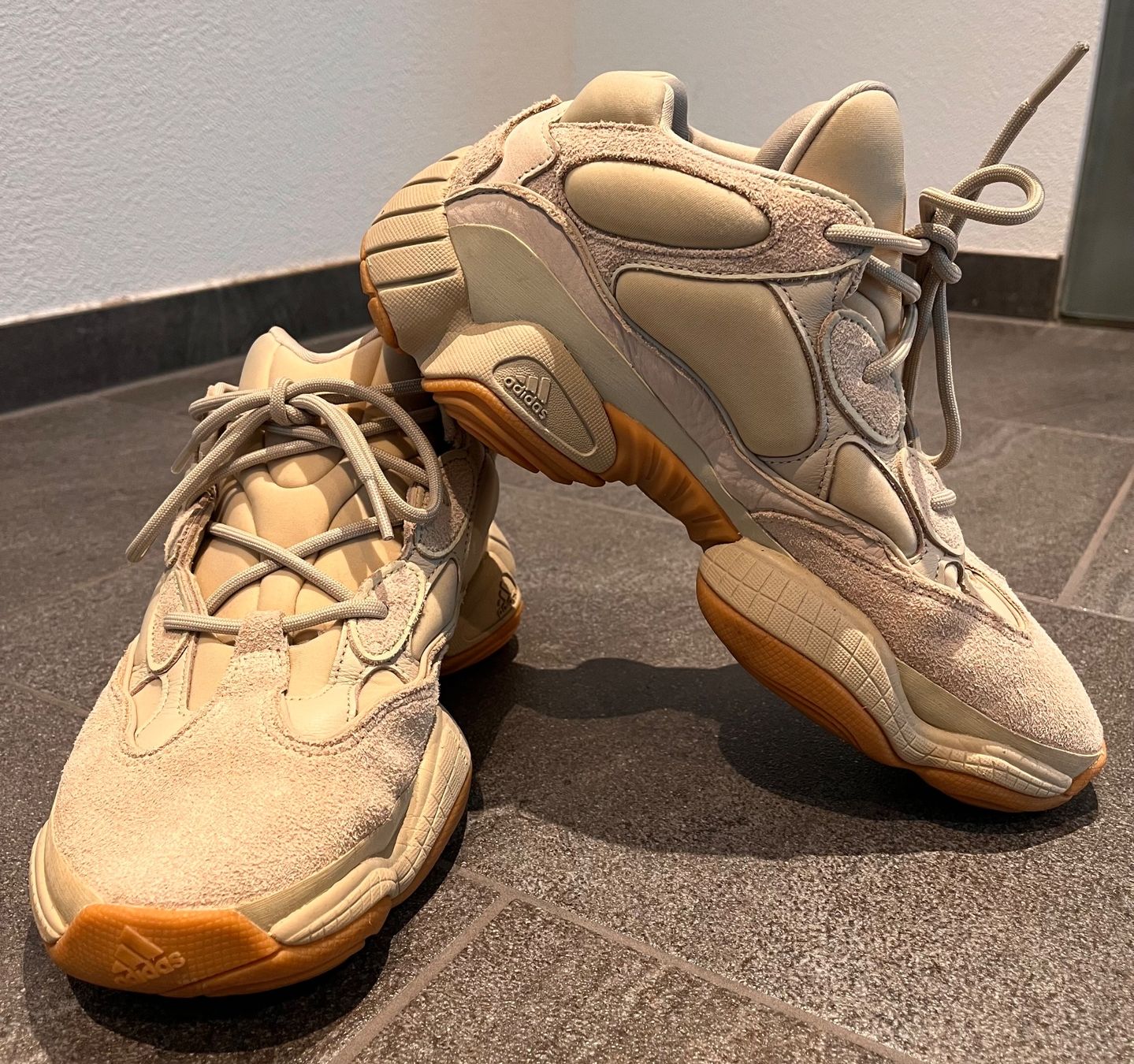 Adidas Herrenschuhe: Yeezy 500 – Neu (gemäss Beschreibung) aus Hinwil von Oivil04