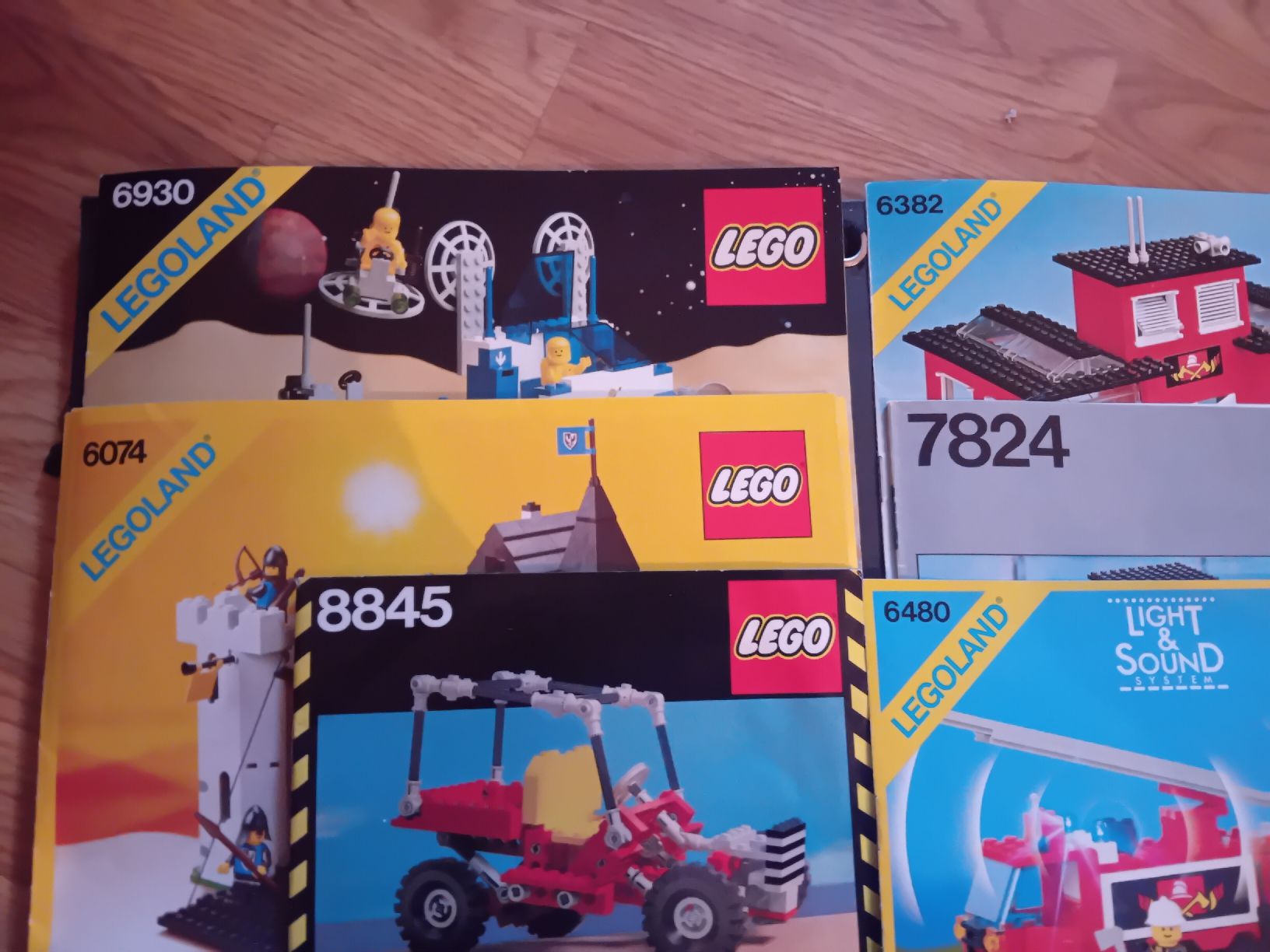 Lego Kit di costruzioni: manuali montaggio Lego – Usato da Biasca venduto da Old_6blh 1