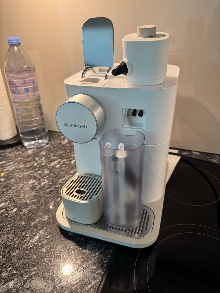 Nespresso Macchine per caffè & Macchine per espresso: Nespresso Gran Lattissima  – Usato da Regensdorf venduto da Leylad46