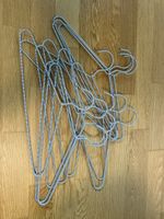 17 Kleiderbügel, gut erhalten, 2. Hand