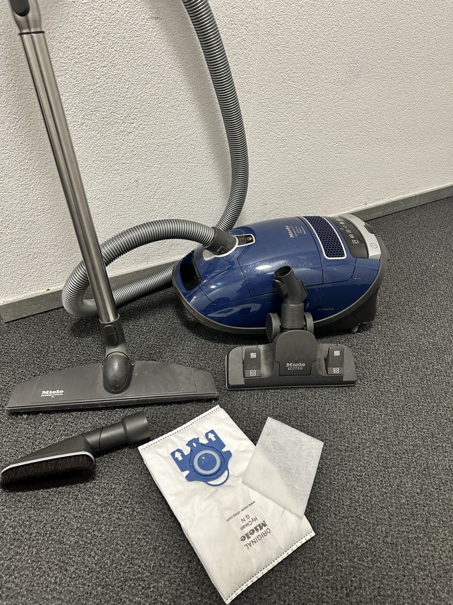 Miele Staubsauger & Zubehör: Miele C3 Senator Neuwertig – Gebraucht aus Bern von AliceHo