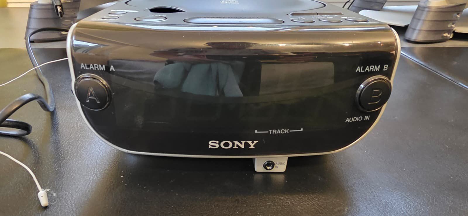 Sony Sveglie: Sony Dream Machine ICF-CD814 – CD-Radiowecker – Usato da Bäch SZ venduto da nicolasg2 2