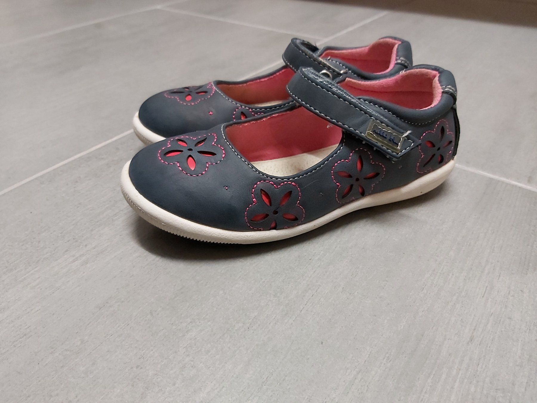 Scarpe per ragazze: Sandalen / Sommerschuh - Gr. 28 – Usato da Kirchleerau venduto da hop82