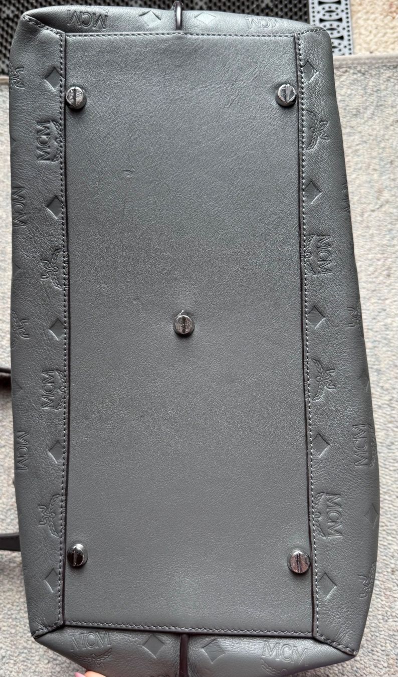 Mcm Sacs femmes: MCM Essential Tasche aus Leder – D'occasion à Ballwil par Quinaara 3