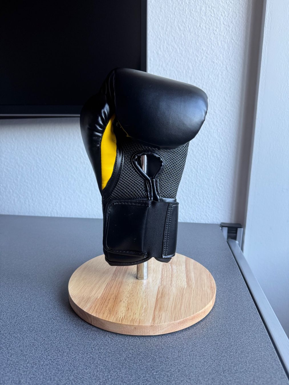 Autografi: Boxhandschuh mit Autogramm von CHINGIZ ALLAZOV – Nuovo (secondo la descrizione) da Bern venduto da Zenithar 4