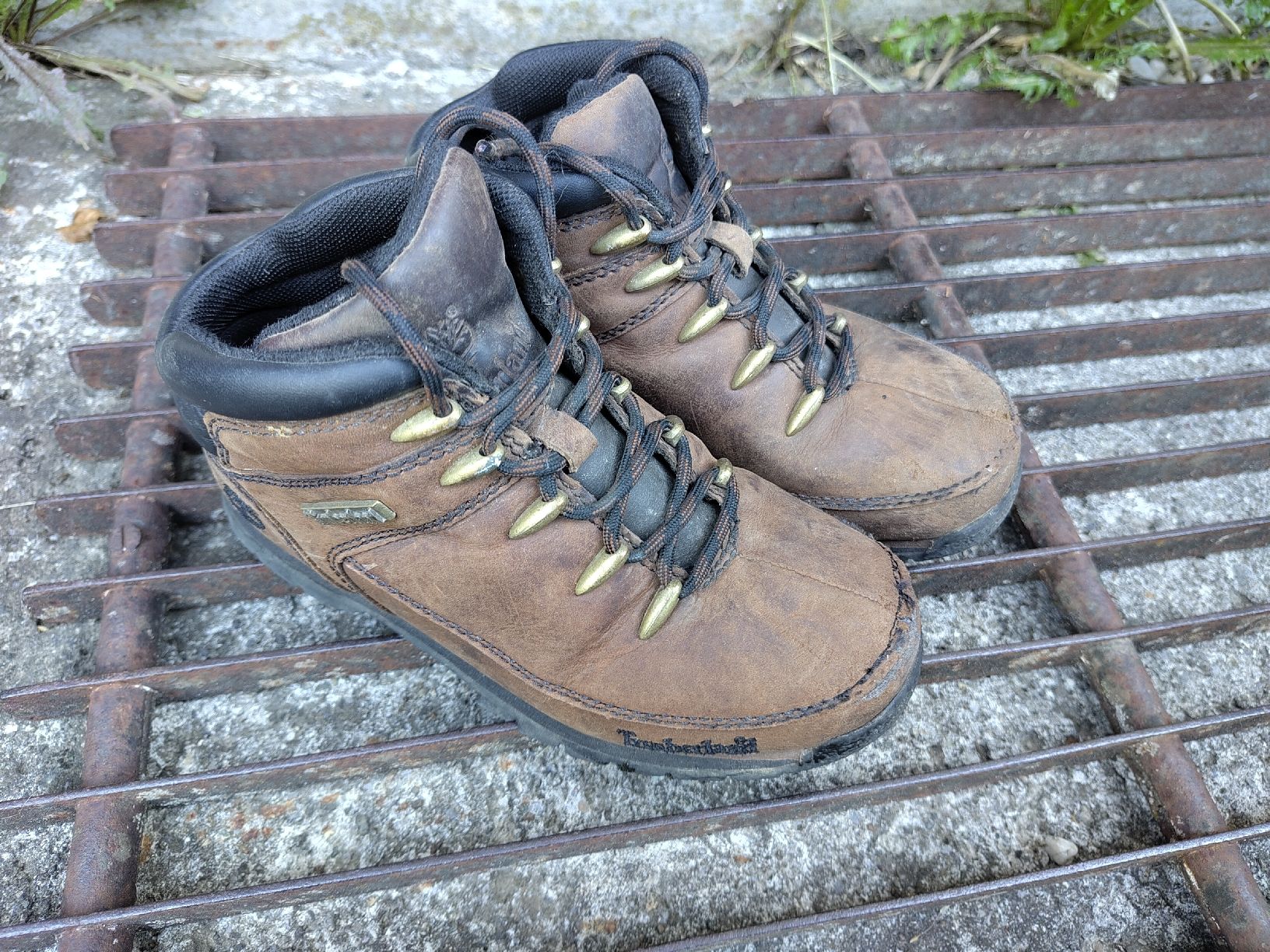 Timberland Scarpe per ragazzi: Wanderschuhe Timberland braun, Gr. 33 – Usato da St. Gallen venduto da Wysi