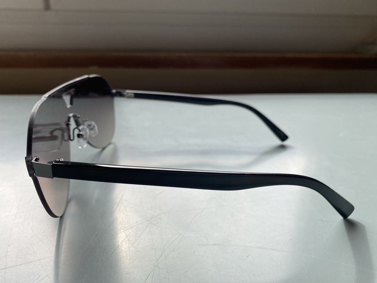 Occhiali & Lenti: Sonnenbrille mit grauen Gläsern – Usato da Zürich venduto da ann_9fv5 2