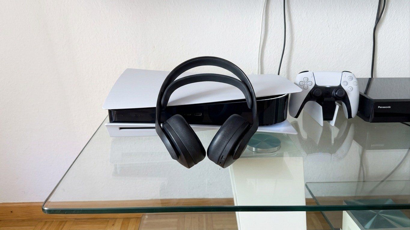 Sony Konsolen: PS5 Digital, 1.8 TB, Pulse 3D Headset, +/- PSVR2 – Gebraucht aus St. Gallen von Badhosli