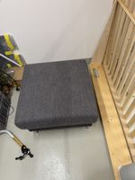 Hocker Novel grau Stoffbezug Metallfüsse neuwertig