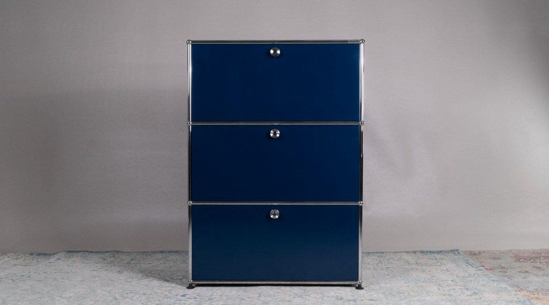 USM Scaffali: USM Regal Stahlblau (Preis VB) – Usato da Zürich venduto da LUXUS2020