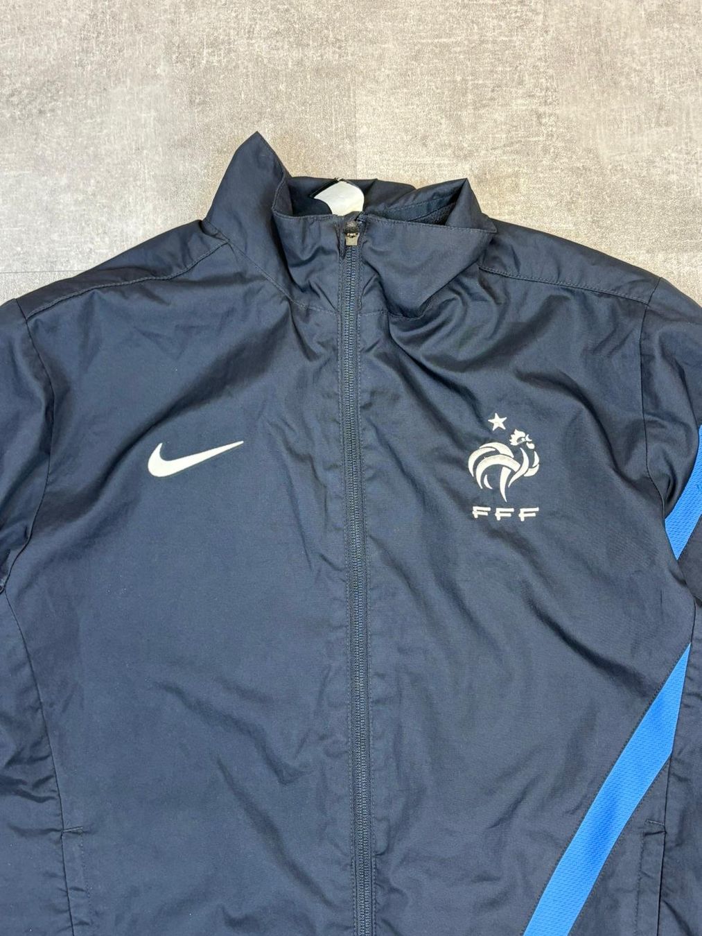Nike Jacken: Original Frankreich Nike Trainingsjacke 2012 - Grösse M – Gebraucht aus Werdenberg von hase.vintage 1