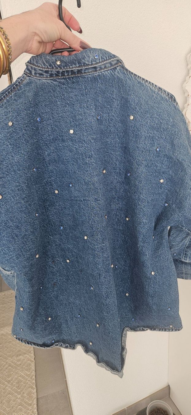 Only Camicette: Chemise en jeans strass – Usato da Vétroz venduto da MargauxLDG 1