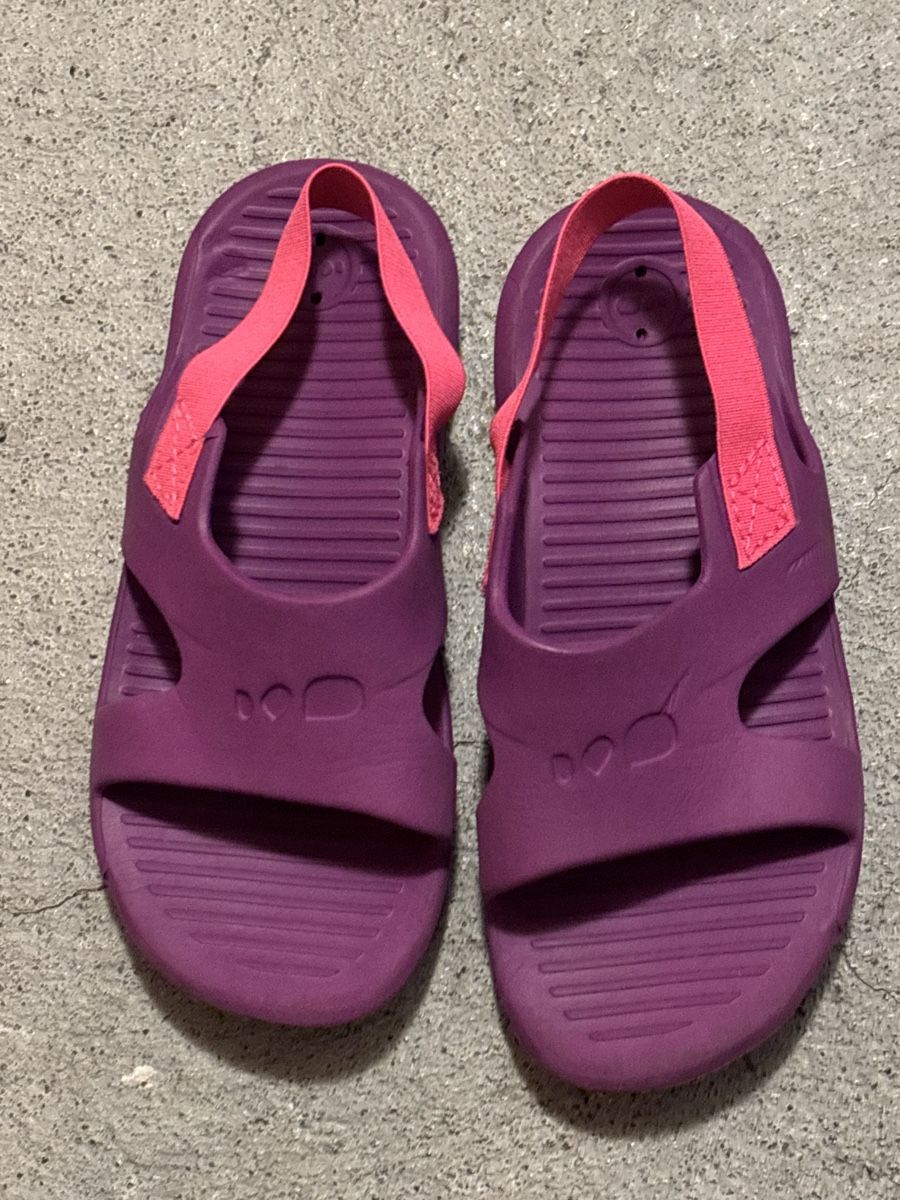 Schuhe für Mädchen: Badesandalen / Sandalen Gr. 29/30 – Gebraucht aus Meilen von JDKilchberg