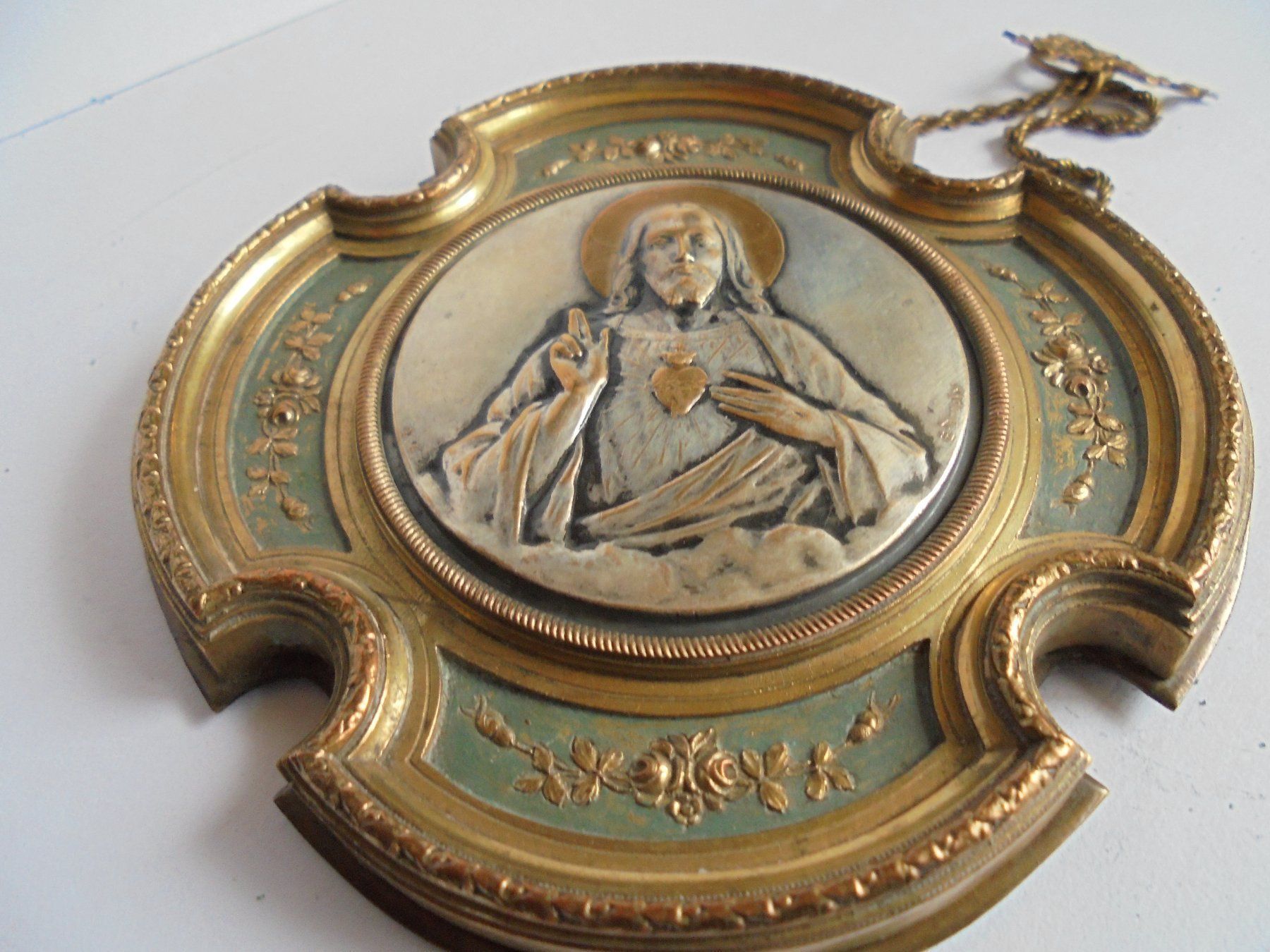 Medaillen: Antikes , grosses Medaillon mit Kette – Gebraucht aus Camorino von Hunpete 5
