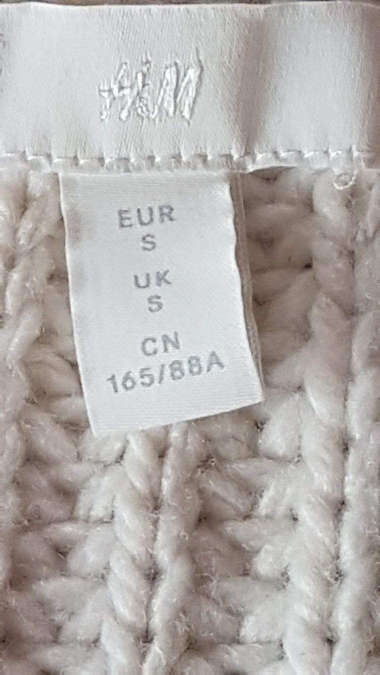 H&M Maglioni & Felpe: Pull col en V taille S marque H&M – Usato da Villiers venduto da san_jn5w 2