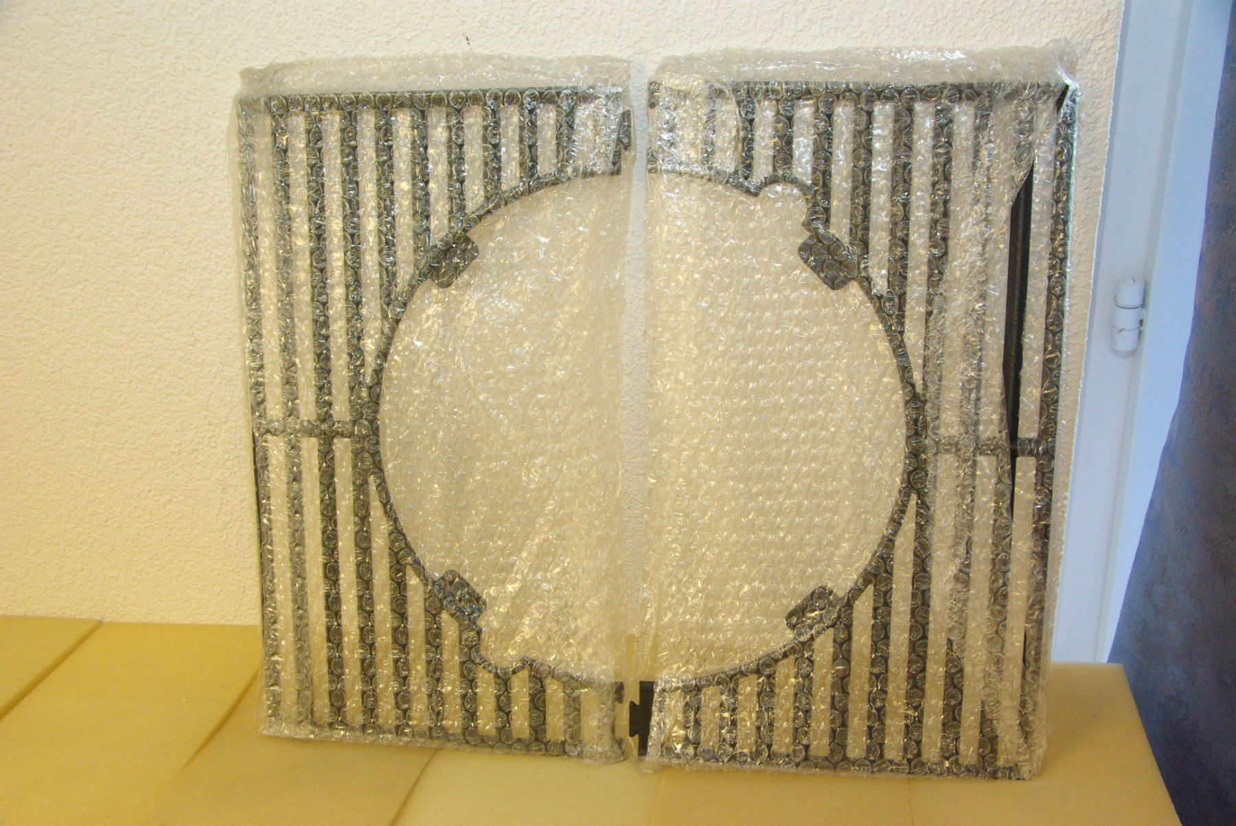 Griglie: 2-teiliger Grill 48 x 48 mm mit Loch – Nuovo e nell'imballaggio originale da Herisau venduto da Cevianer1844