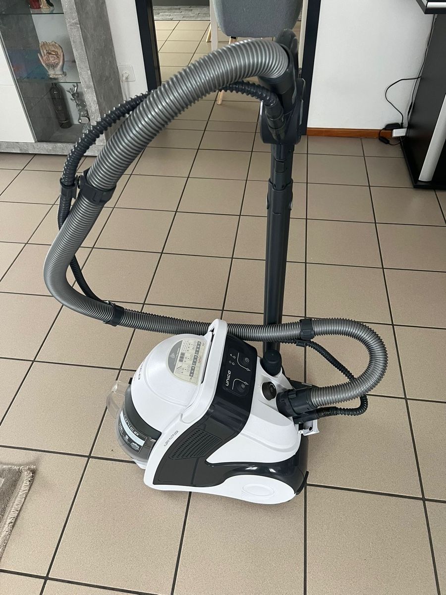Aspirapolveri & Accessori: Beutelloser Staubsauger Unico Polti – Usato da Figino venduto da Ferrari58 9