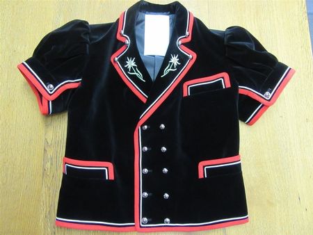Fabrikneu:Mutz “Berner“ ,schwarz Samt Gr.62=XXXL