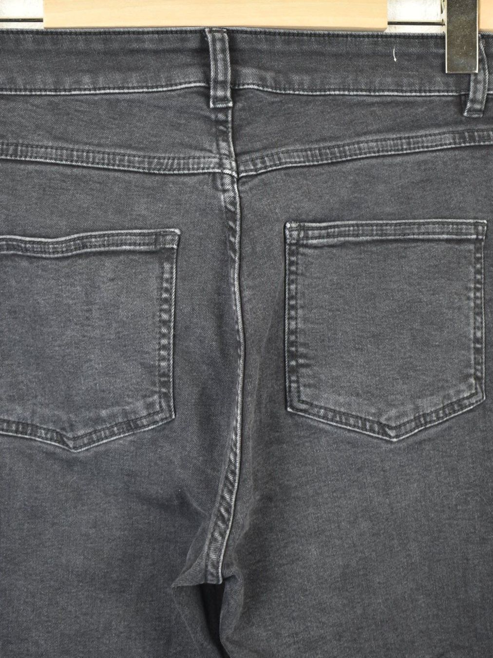 Jeans: Knowledge Mom Jeans "Iris", dunkelgrau, Gr.26/30 – Usato da Nürensdorf venduto da 2ND_STORY 2