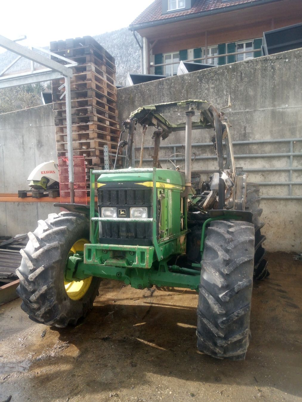John Deere Traktoren: Traktor John Deere 6110 – Defekt aus Rüttenen von Dart4