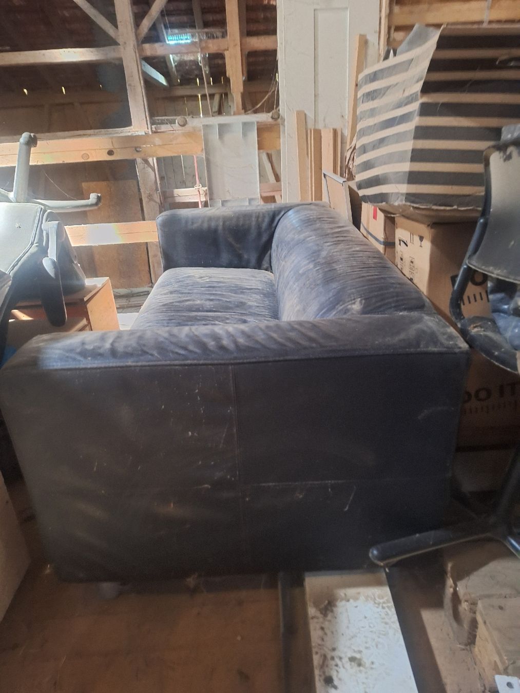 Sofas: 2-3er Sofa schwarz – D'occasion à Büttikon AG par rebeccaparvex 3