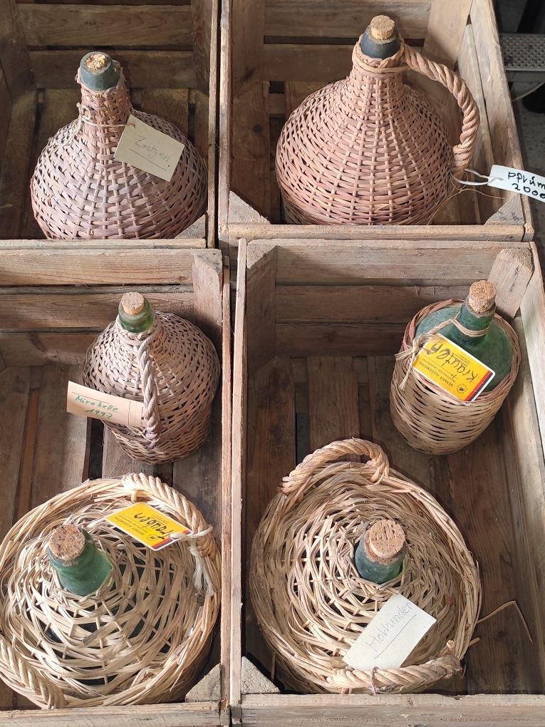 Bottiglie: 13 Korbflaschen  gebraucht, diverse Größen – Usato da Büsserach venduto da Vintage-vins 1