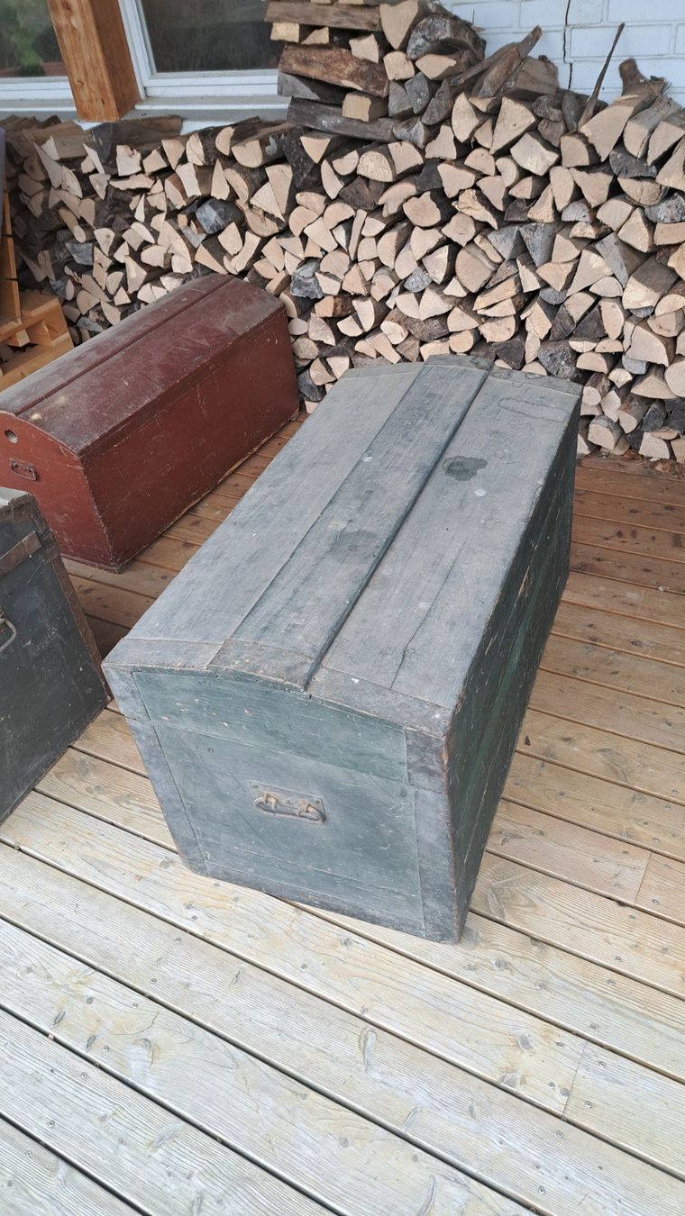 Truhen: Alte Holztruhe – Gebraucht aus Detligen CH von dav_2ynw