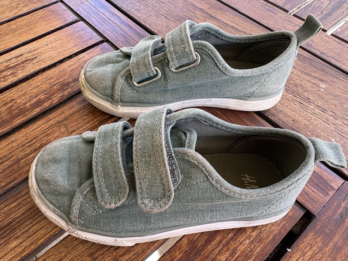Scarpe per ragazzi: Sommerschuhe Kinder Grösse 26 – Usato da Mägenwil venduto da Dabelu 1