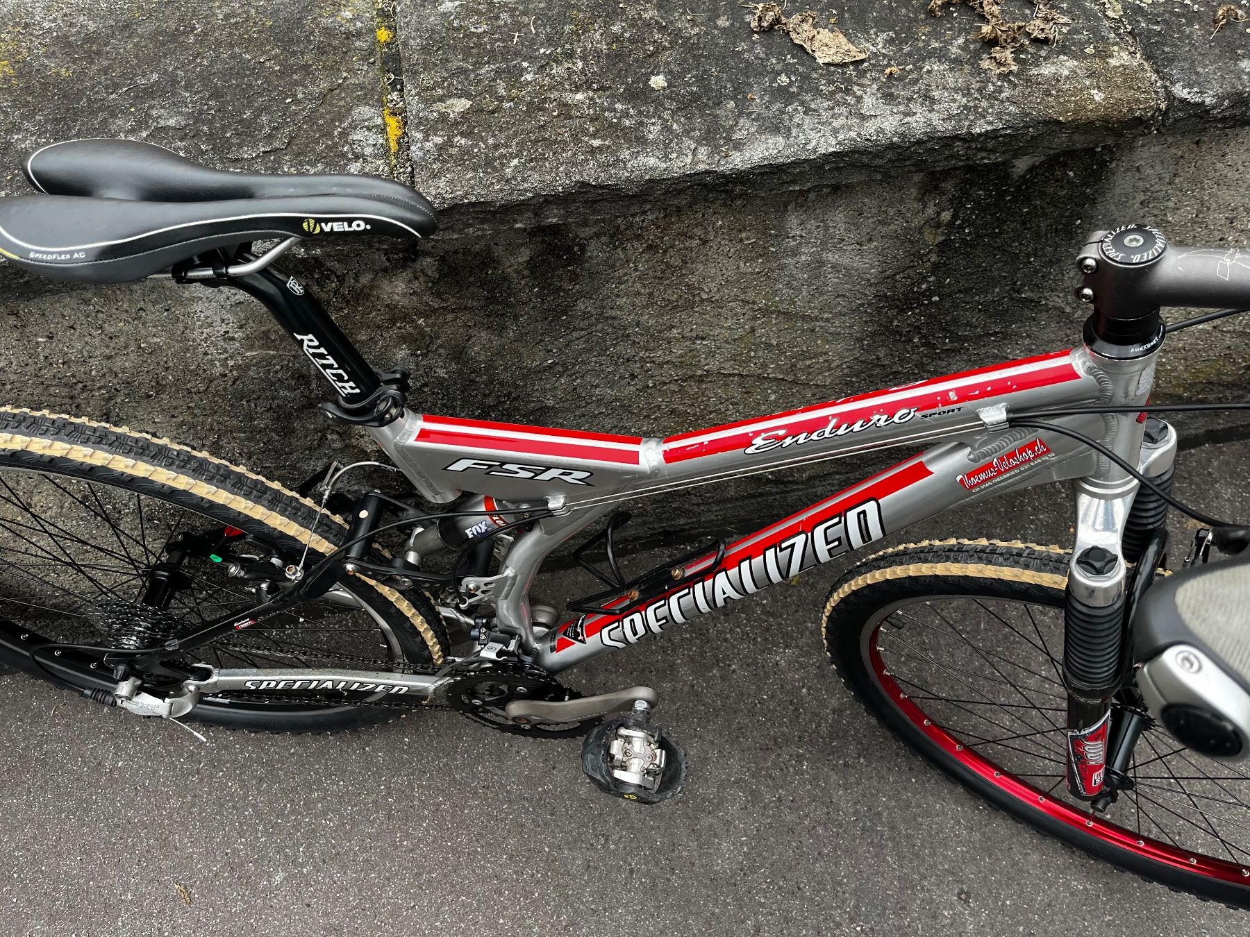 Specialized Biciclette: Specialized Enduro – Usato da Mühlethurnen venduto da Kolly225 1