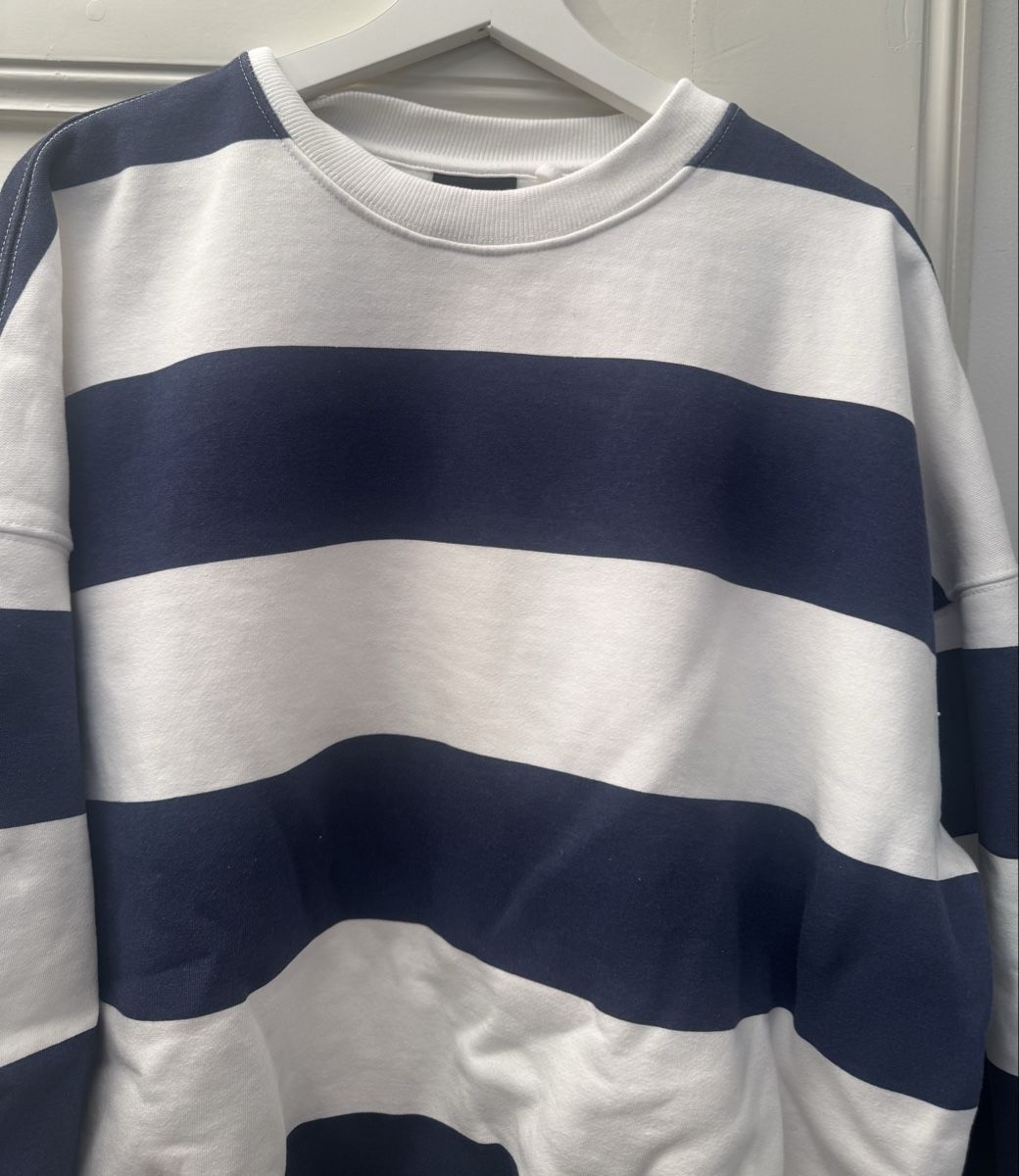 Pull&Bear Maglioni & Felpe: New Striped Round Neck Sweatshirt - Pull&Bear. – Nuovo (secondo la descrizione) da Zürich venduto da ber_78xz