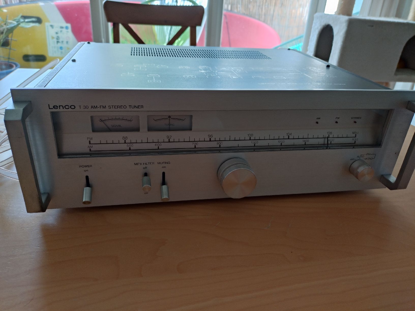 Lenco Radios: Tuner Lenco T 30 – Defekt aus Lutry von MorgiiS