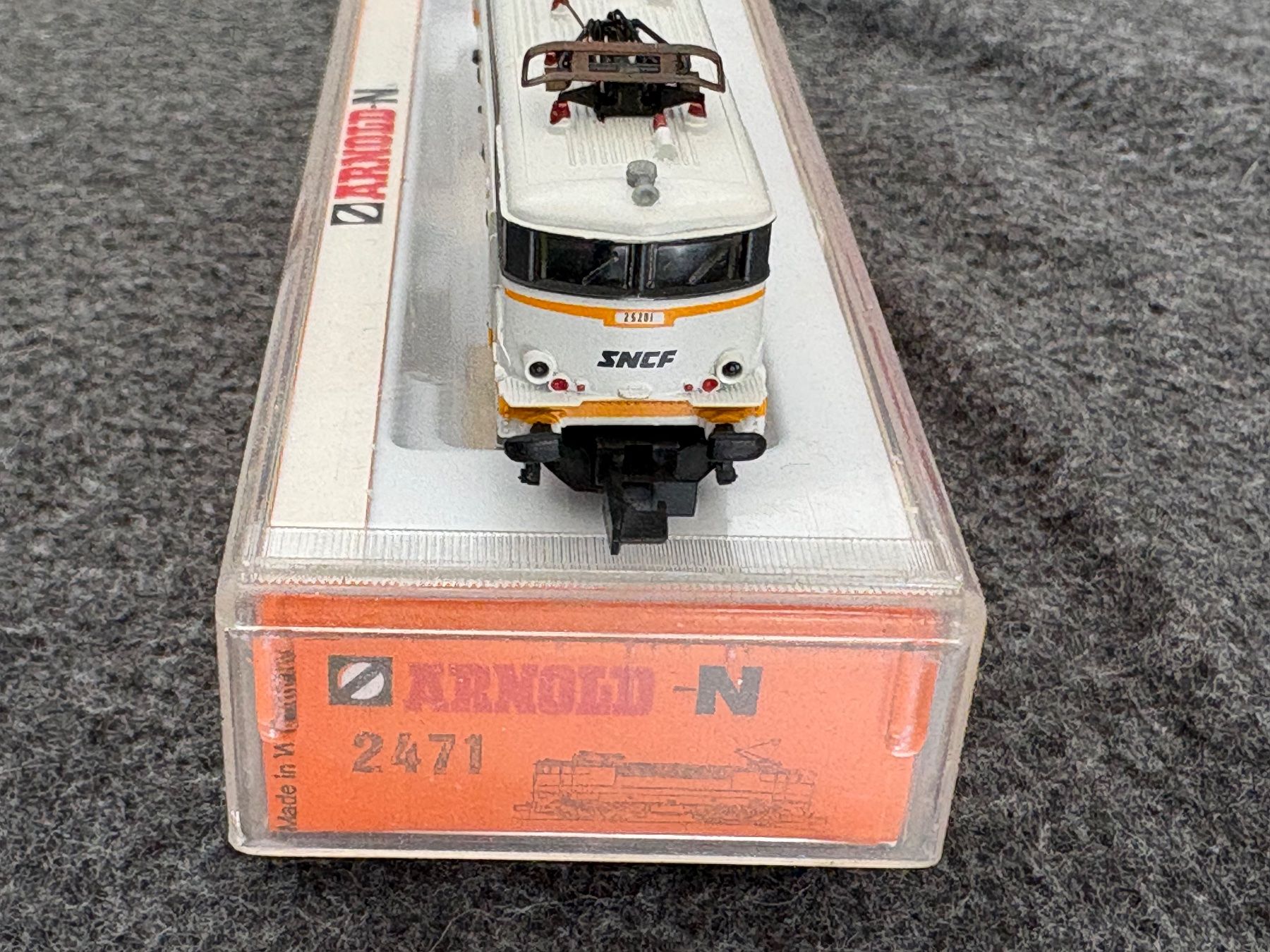 Arnold Modellini di ferrovie: Arnold 2471 Elok BB 25201 SNCF – Nuovo (secondo la descrizione) da Hauterive NE venduto da eriamch 4
