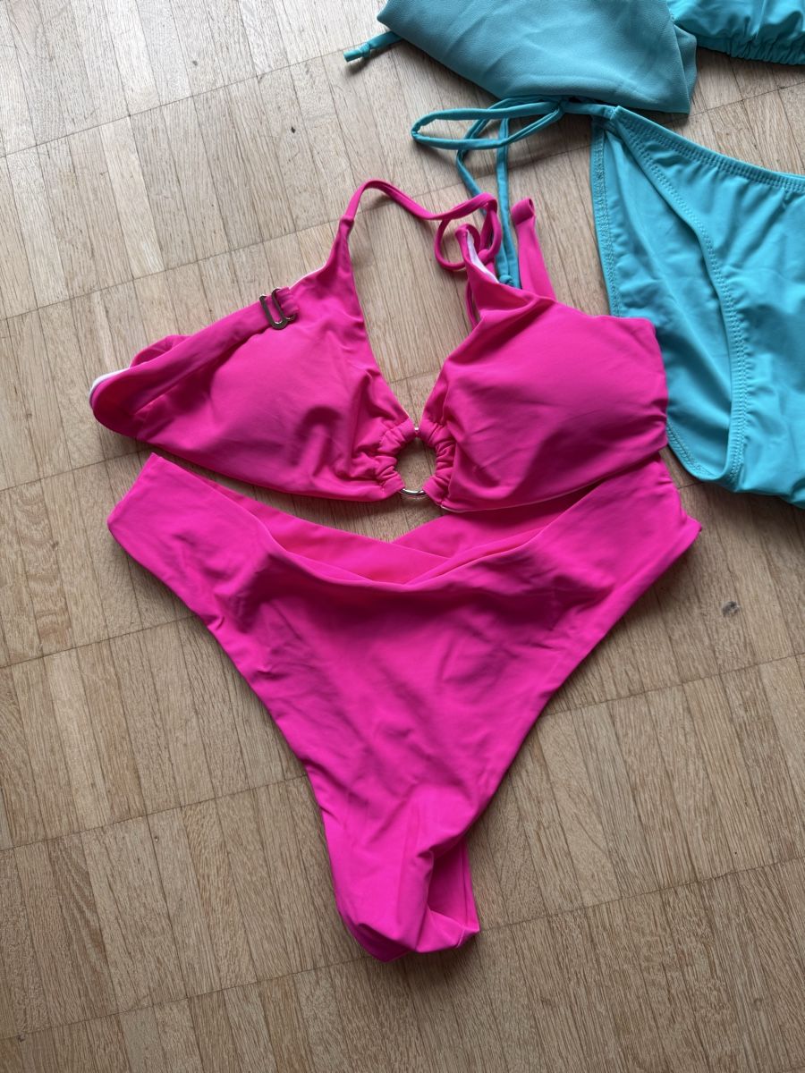 Badekleider & Bikinis: 4 Bikinis div. Marken, Größe L – Gebraucht aus Münchenbuchsee von Mantik 4