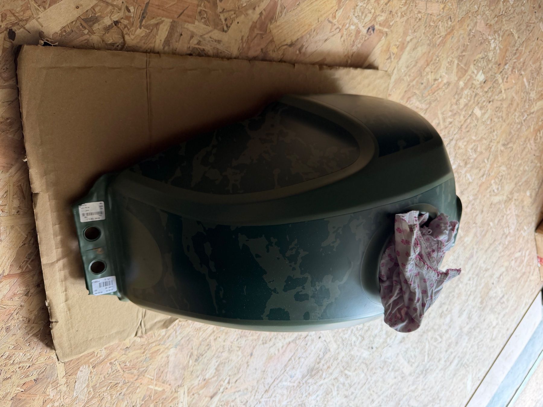 Royal Enfield Tutti i ricambio per moto: Réservoir Royal Enfield Himalayan – Usato da Fleurier venduto da gal_zg25 1